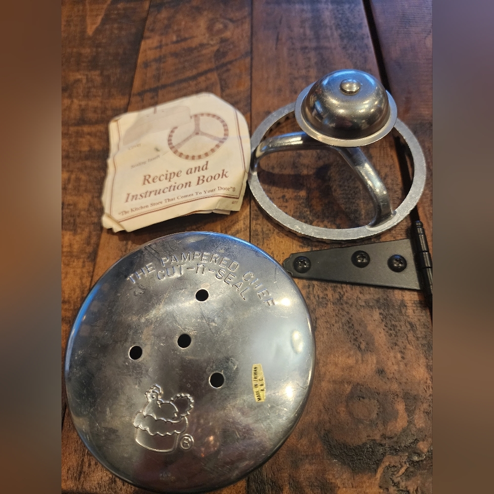 Pampered Chef Cut and Seal, new.